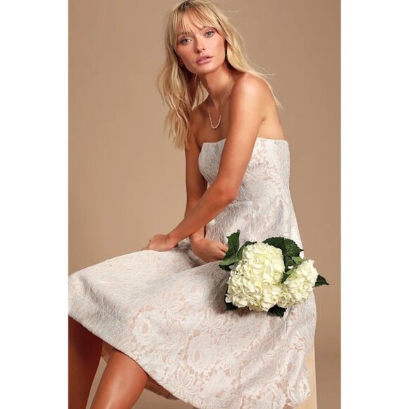 NWT Lulus Give it a Twirl White Lace Strapless Midi Dress - Size Small 🩷 - Picture 2 of 14